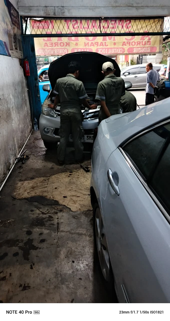 Alat-alat service AC mobil