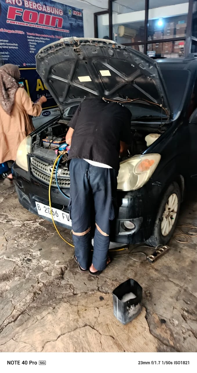 Service AC mobil Toyota Avanza